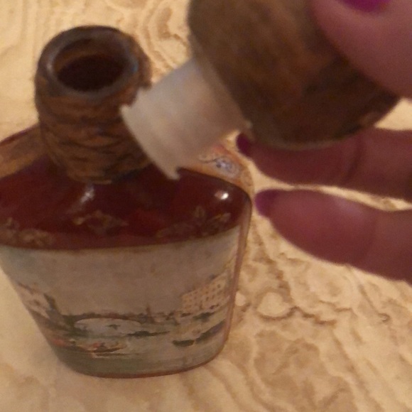 VINTAGE DECOUPAGE BOTTLE • VENICE WATERWAY SCENE • WOODEN STOPPER • 10” x 4” - Picture 8 of 11